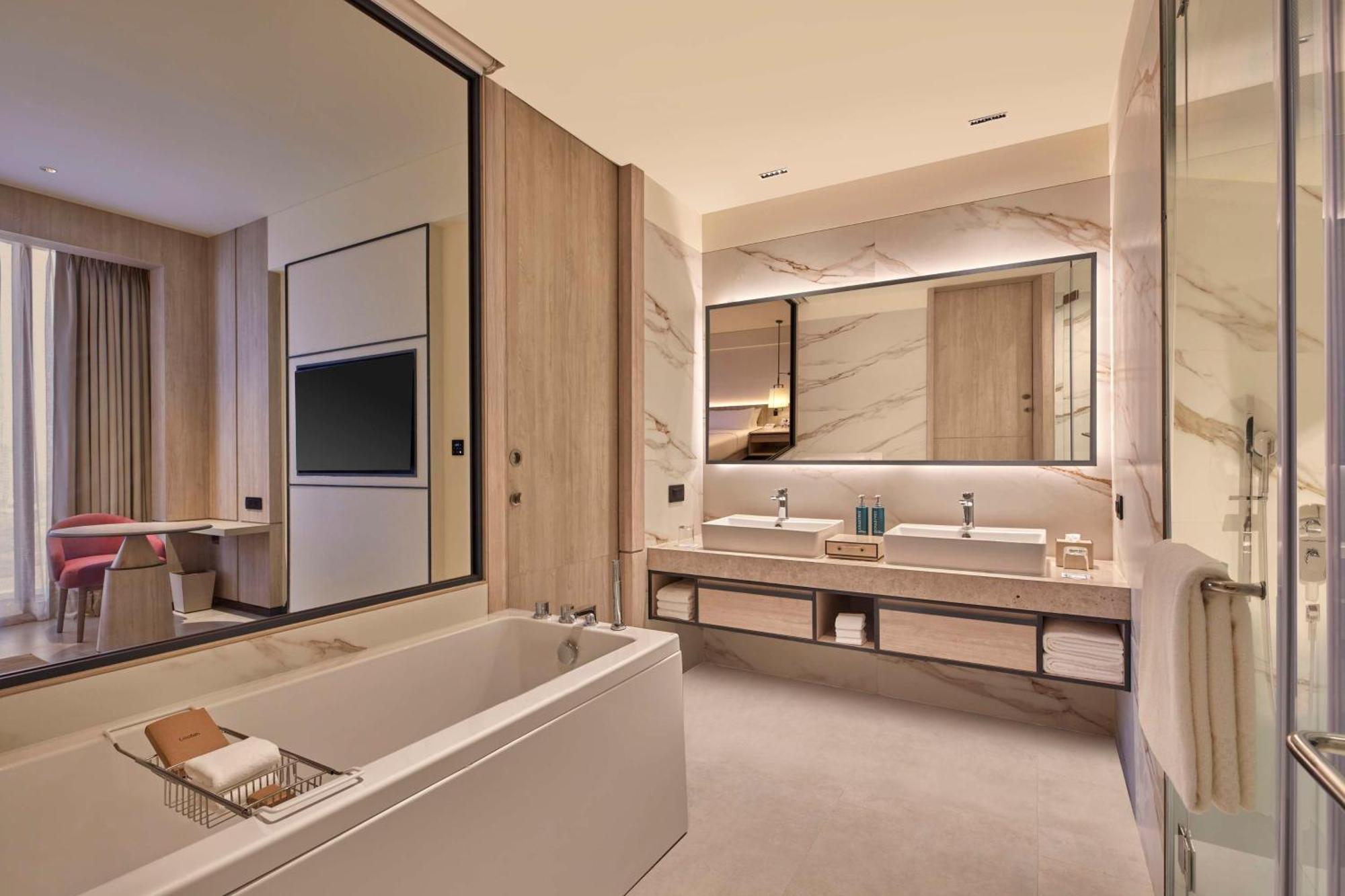 Hilton Gurugram Baani City Centre Gurgaon Eksteriør billede