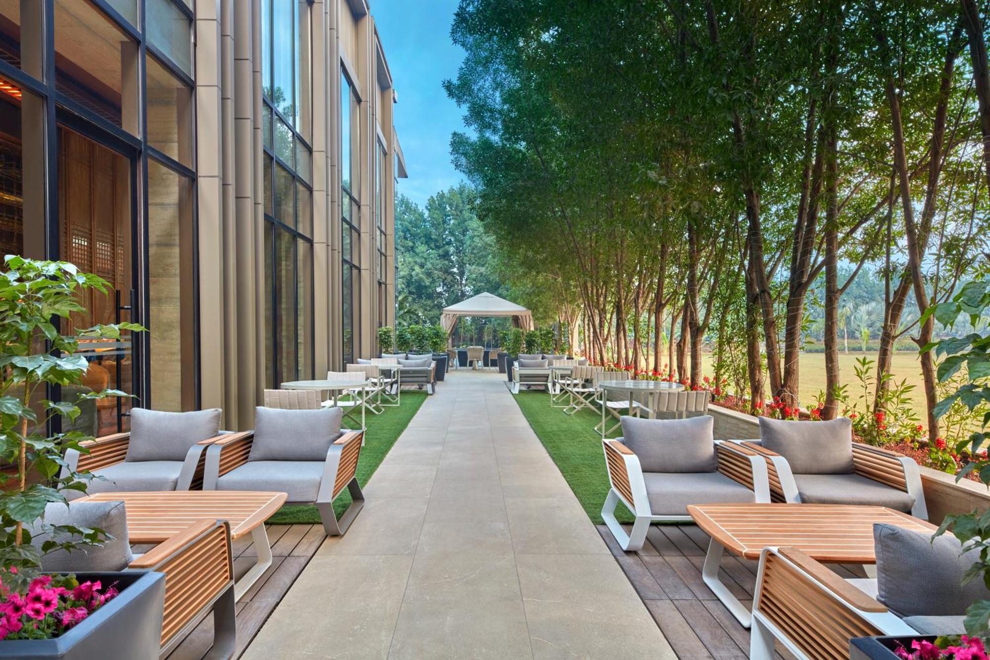Hilton Gurugram Baani City Centre Gurgaon Eksteriør billede